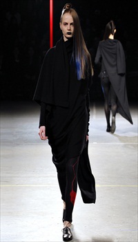 Aleksandra M at Yohji Yamamoto Fall/Winter 2012