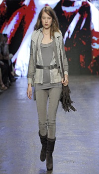 Heloise at Banana Republic Fall/Winter 2010