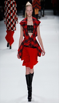 Quirine at Issey Miyake Fall/Winter 2011