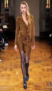 Snejana at Anne-Valerie Hash Fall/Winter 2011