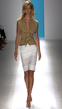 Amy L at Anne Klein Spring/Summer 2003