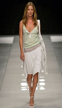 Kate M at Burberry Spring/Summer 2004