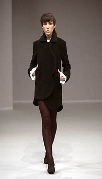 Laura D at Yoichi Nagasawa Fall/Winter 2002