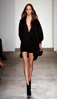 Zuzanna B at Elise Overland Spring/Summer 2011